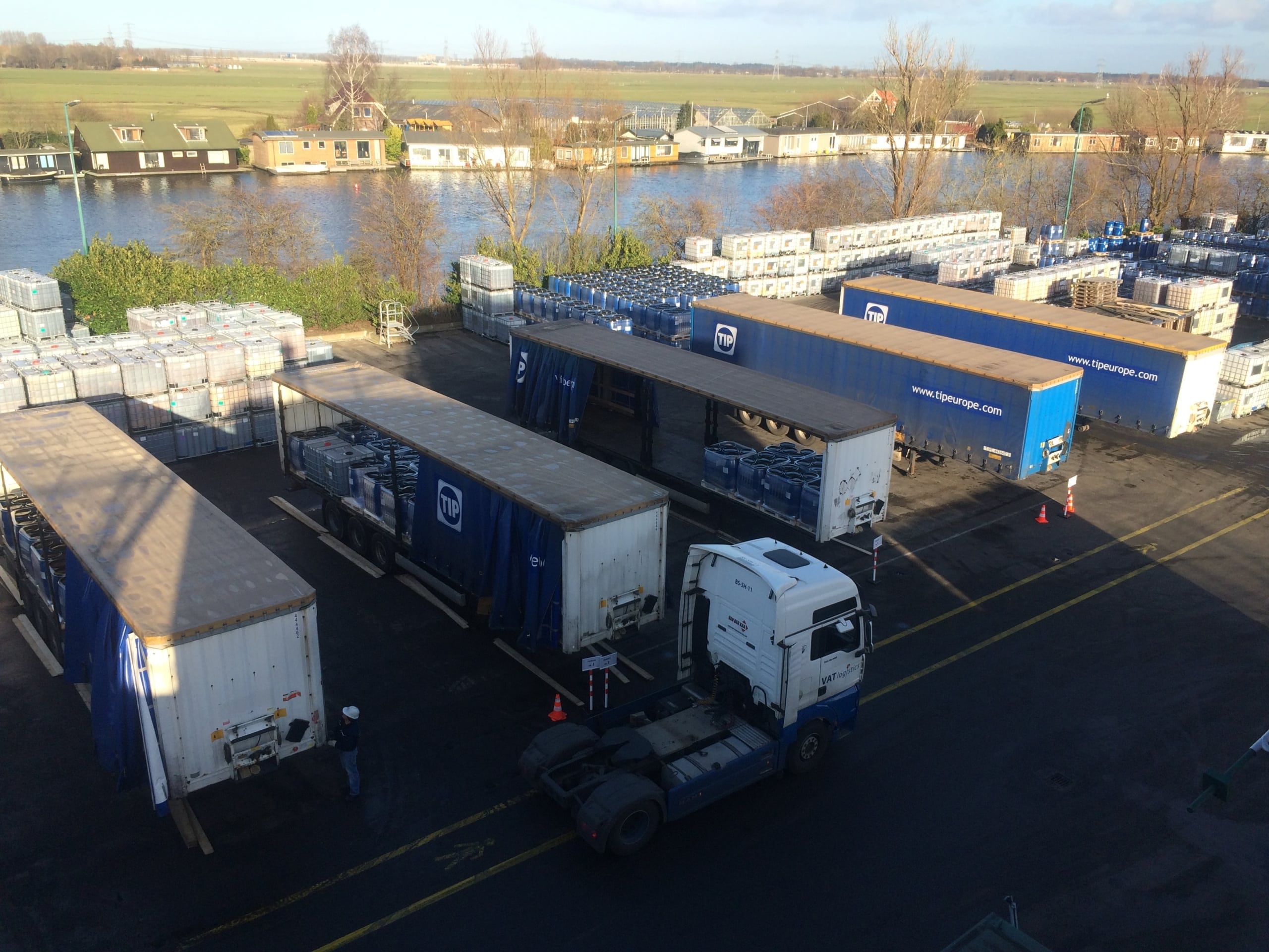 Neele-Vat Logistics start pendel voor Smit & Zoon