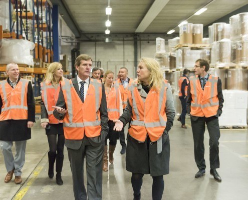 Minister Schultz bezoekt Neele-Vat Logistics
