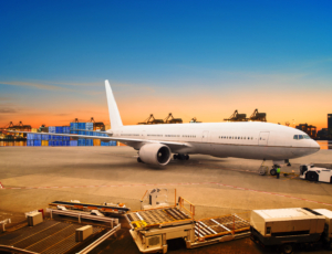 Luchtvaartsector stapt naar bestuursrechter om voorgenomen krimp Schiphol aan te vechten