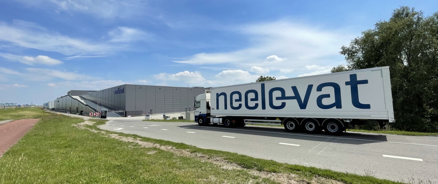 Hoe combineert Neele-Vat warehousing en transport?