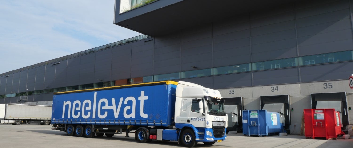 Hoe ondersteunt Neele-Vat de automotivesector met transport naar Duitsland?