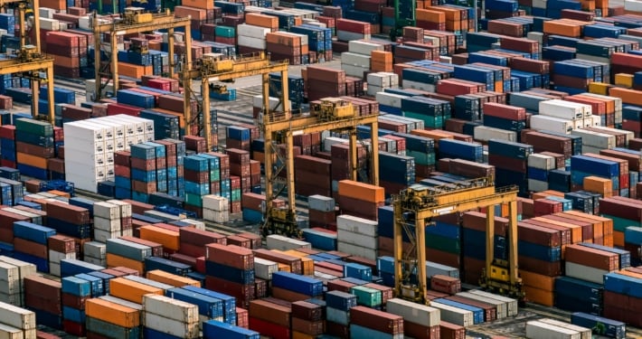 Elektrische binnenvaartschepen bereiken Maasvlakte dankzij nieuw laadstation
