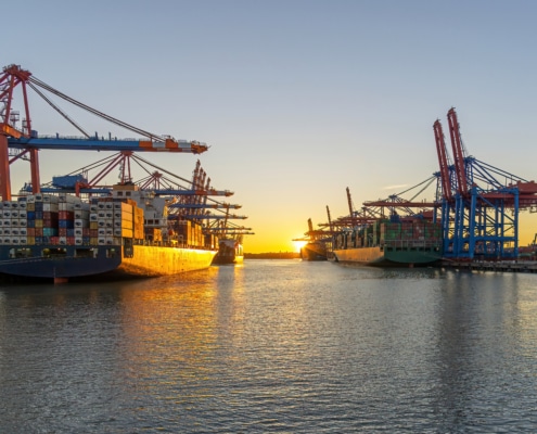 Duurzame mijlpaal in de kustvaart: Grootste elektrische containerschip ter wereld in de vaart