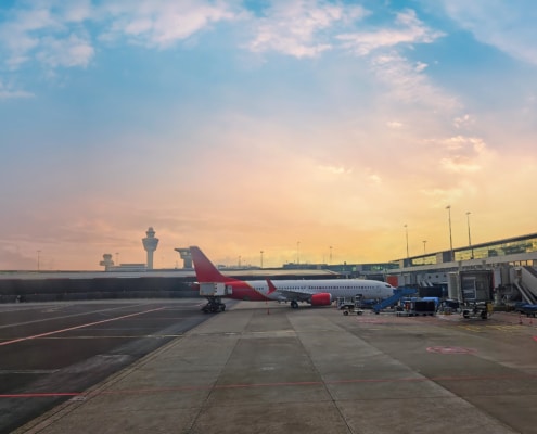 Schiphol ziet vrachtoverslag sterk toenemen ondanks Iran-oorlog
